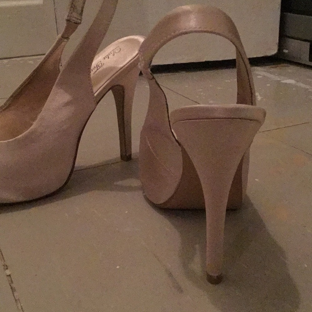 High heels - Picture 2 of 3